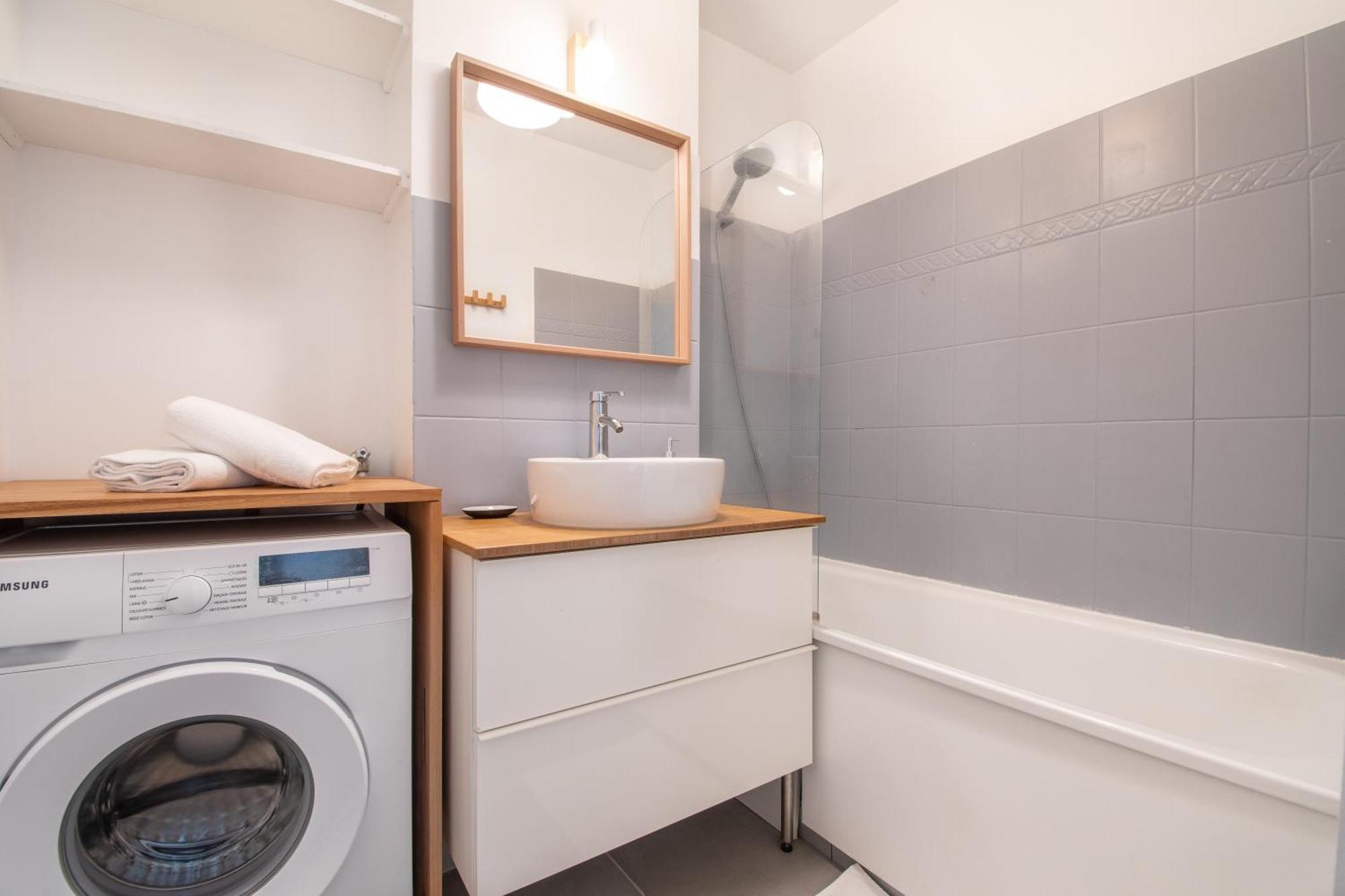 Cosy T2 De 50 M² Centre-Ville Avec Garage & Balcon Nantes Exterior foto